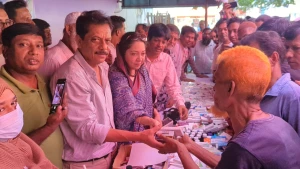 ফরিদপুরে ফ্রি মেডিকেল ক্যাম্প ও বিনামুল্যে ঔষুধ বিতরন